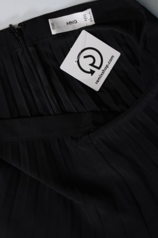 Γυναικείο παντελόνι Mango, Μέγεθος M, Χρώμα Μαύρο, Τιμή 46,72 €