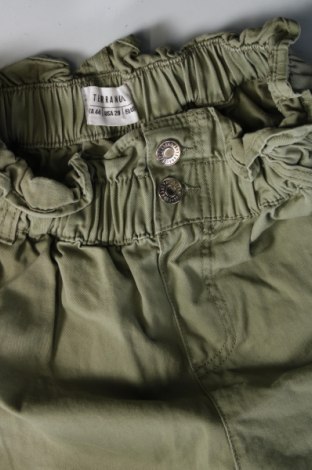 Дамски къс панталон Terranova, Размер M, Цвят Зелен, Цена 9,69 лв.