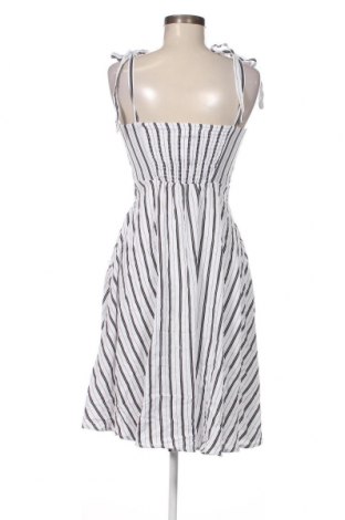 Kleid Amisu, Größe S, Farbe Weiß, Preis 20,18 €