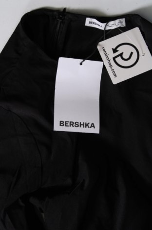 Рокля Bershka, Размер S, Цвят Черен, Цена 55,80 лв.