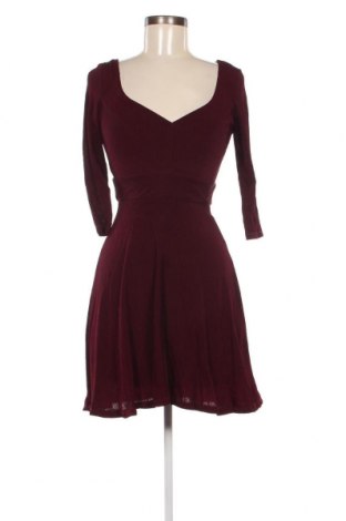 Šaty  Bershka, Velikost M, Barva Červená, Cena  462,00 Kč