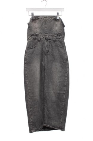 Kleid Boohoo, Größe M, Farbe Grau, Preis € 14,40
