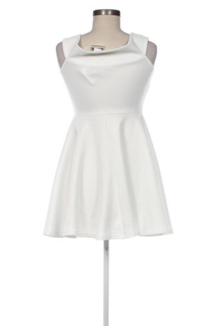 Kleid Boohoo, Größe M, Farbe Weiß, Preis 15,33 €