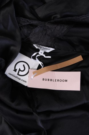 Рокля Bubbleroom, Размер M, Цвят Черен, Цена 53,01 лв.