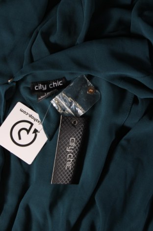 Kleid City Chic, Größe XXL, Farbe Grün, Preis 23,71 €