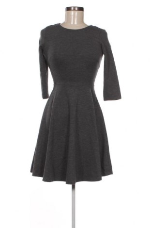 Kleid Gina Tricot, Größe XS, Farbe Grau, Preis € 2,82