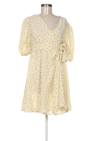 Kleid NA-KD, Größe M, Farbe Gelb, Preis € 33,40