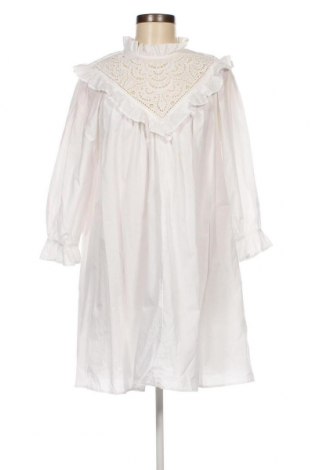 Kleid Reserved, Größe M, Farbe Weiß, Preis 17,11 €