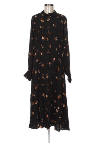 Kleid Selected Femme, Größe L, Farbe Schwarz, Preis 81,93 €