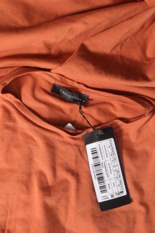 Šaty  Trendyol, Velikost M, Barva Červená, Cena  916,00 Kč