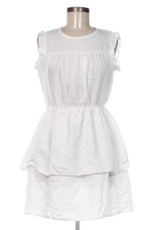 Φόρεμα Trendyol, Μέγεθος M, Χρώμα Λευκό, Τιμή 14,73 €