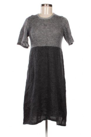 Kleid United Colors Of Benetton, Größe L, Farbe Grau, Preis 5,34 €