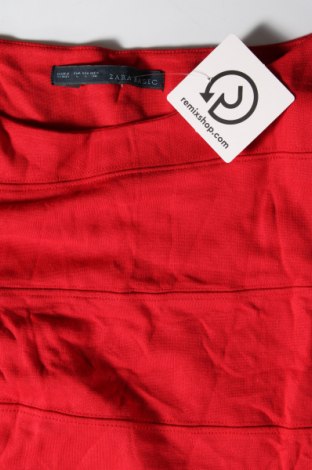 Рокля Zara, Размер L, Цвят Червен, Цена 12,15 лв.