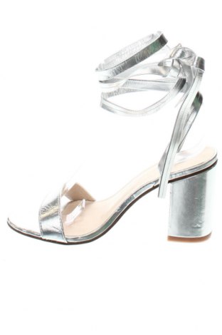 Sandalen, Größe 38, Farbe Silber, Preis 13,57 €