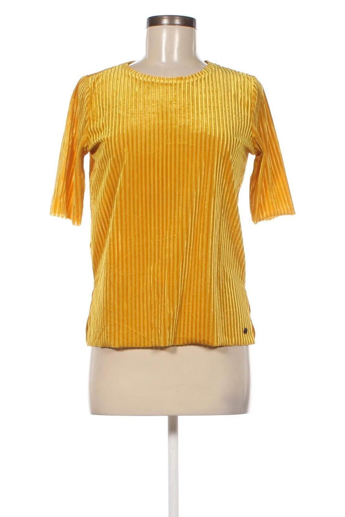 Дамска блуза Distrikt Norrebro, Размер S, Цвят Жълт, Цена 5,10 лв.