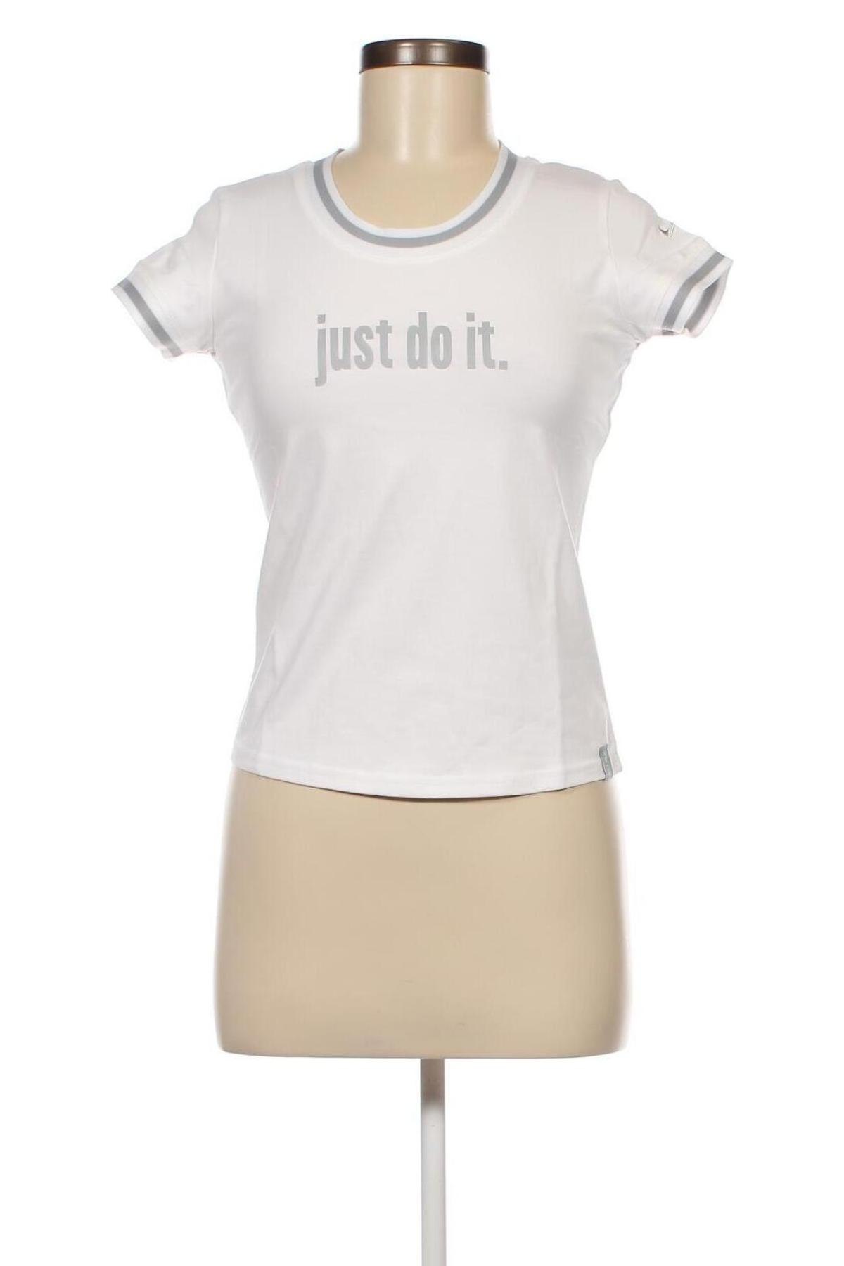 Damen T-Shirt Nike, Größe M, Farbe Weiß, Preis 31,96 €
