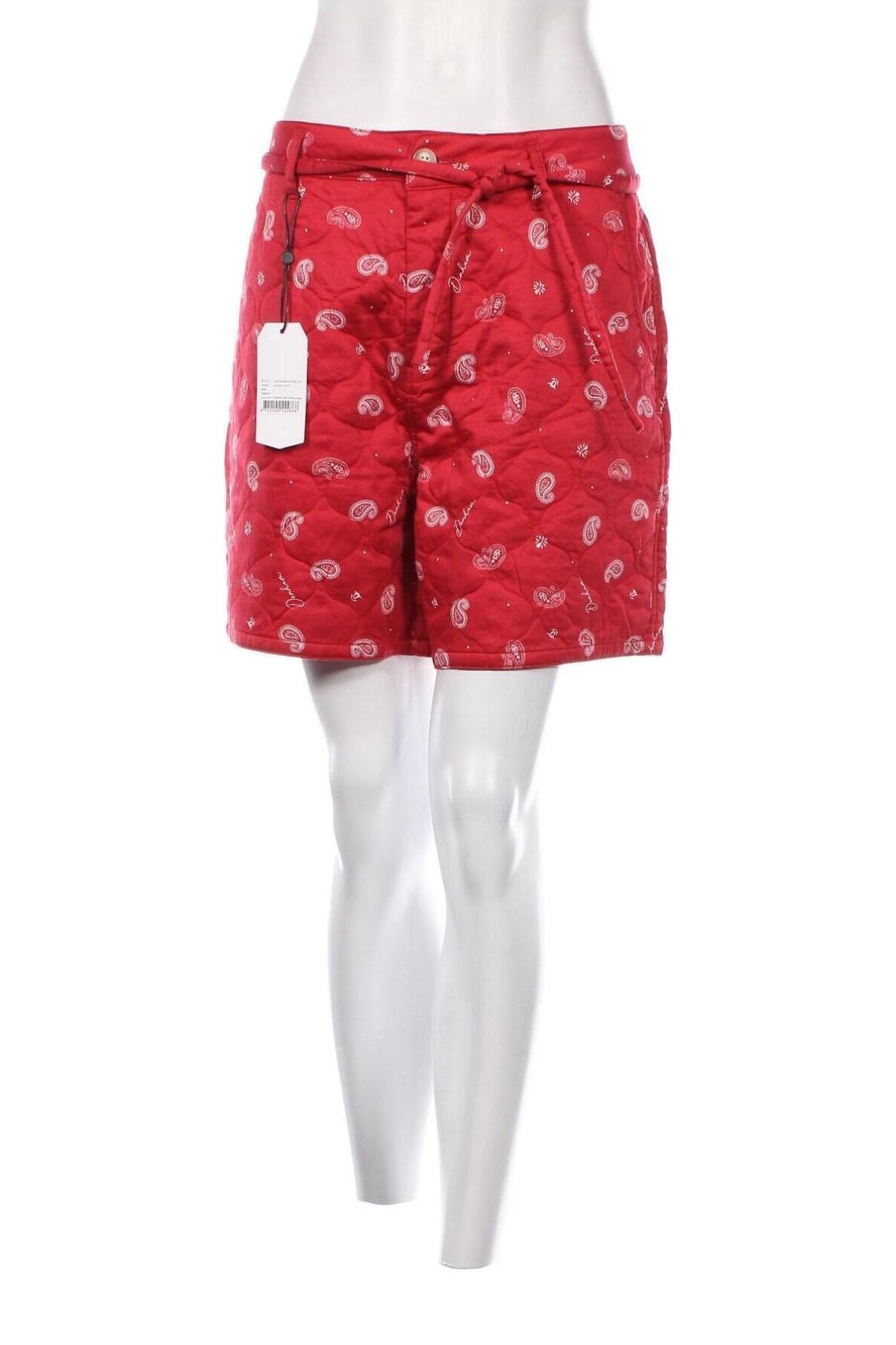 Дамски къс панталон Denham, Размер L, Цвят Червен, Цена 43,20 лв.