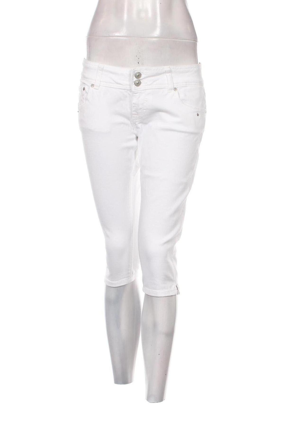 Дамски къс панталон Ltb, Размер M, Цвят Бял, Цена 27,72 лв.