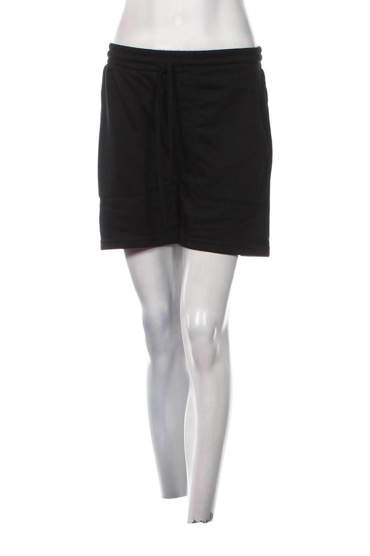 Γυναικείο κοντό παντελόνι Pieces, Μέγεθος S, Χρώμα Μαύρο, Τιμή 6,88 €