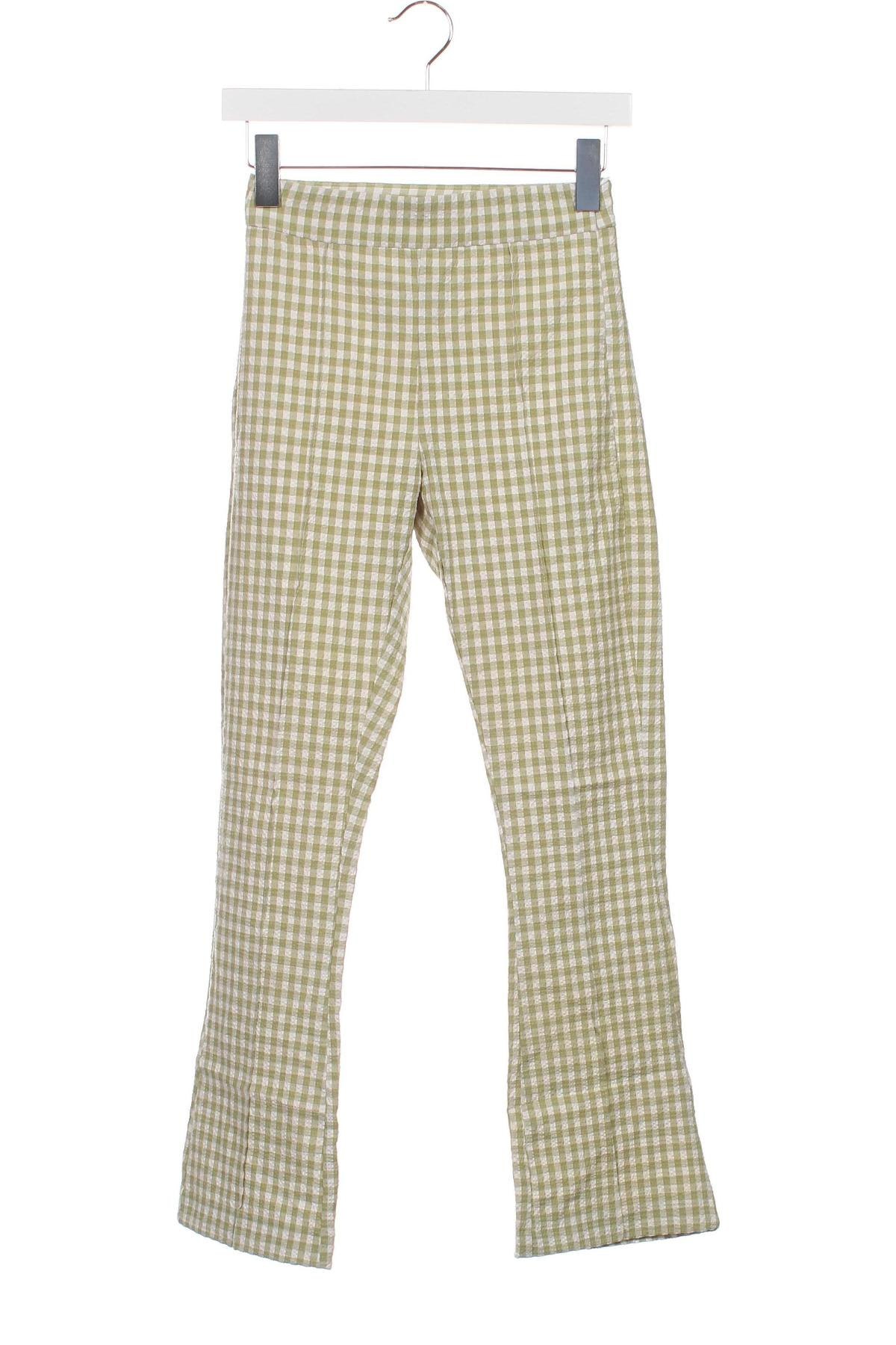 Дамски панталон Bershka, Размер XS, Цвят Зелен, Цена 9,57 лв.