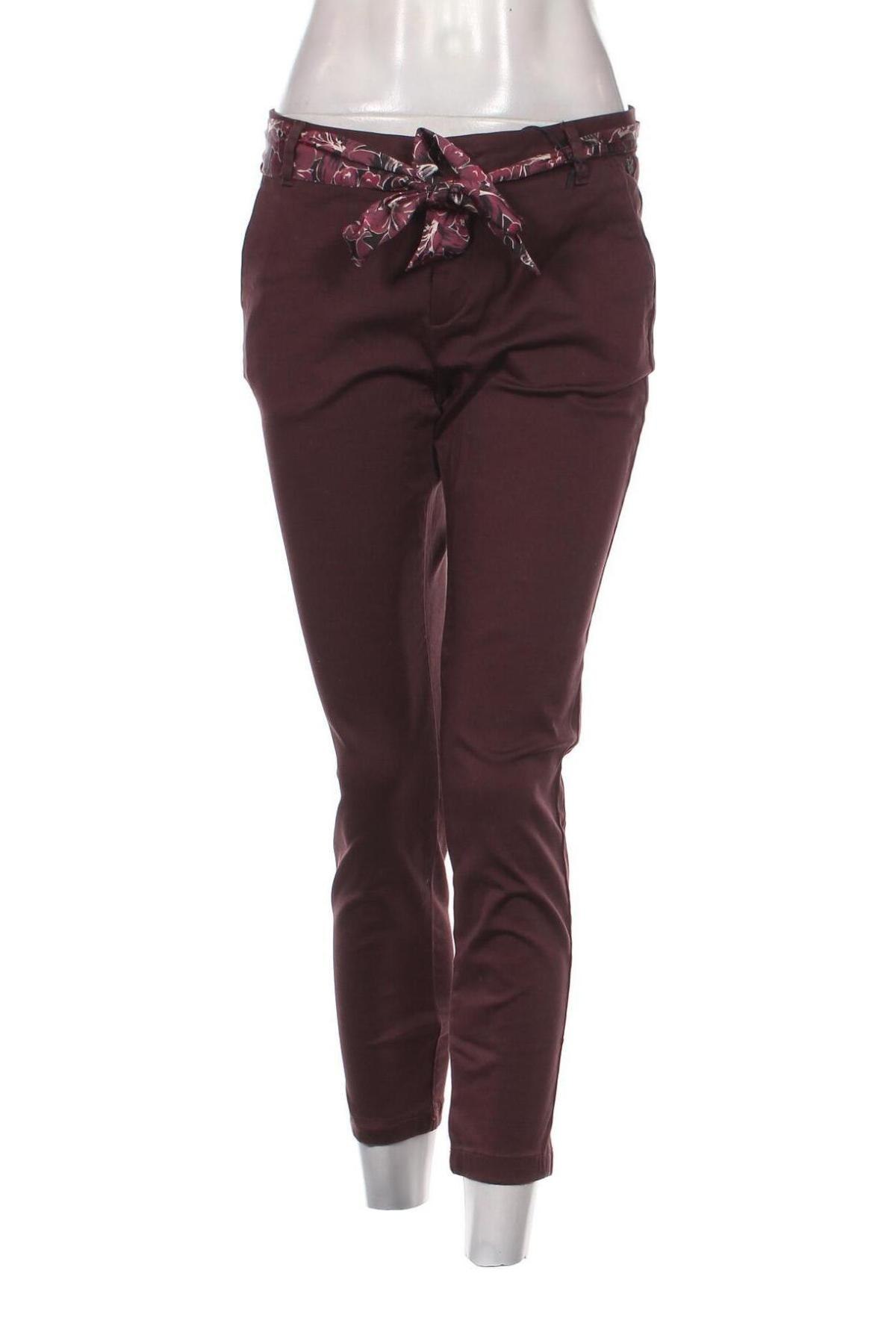 Дамски панталон Freeman T. Porter, Размер M, Цвят Лилав, Цена 84,24 лв.