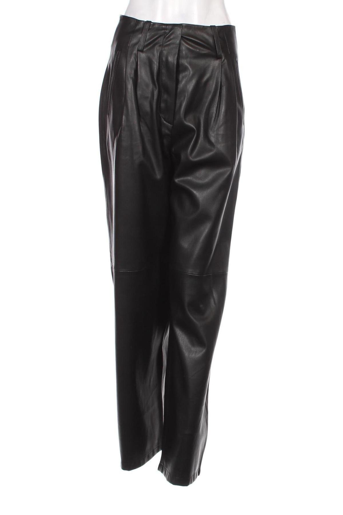 Дамски панталон Trussardi, Размер L, Цвят Черен, Цена 110,16 лв.