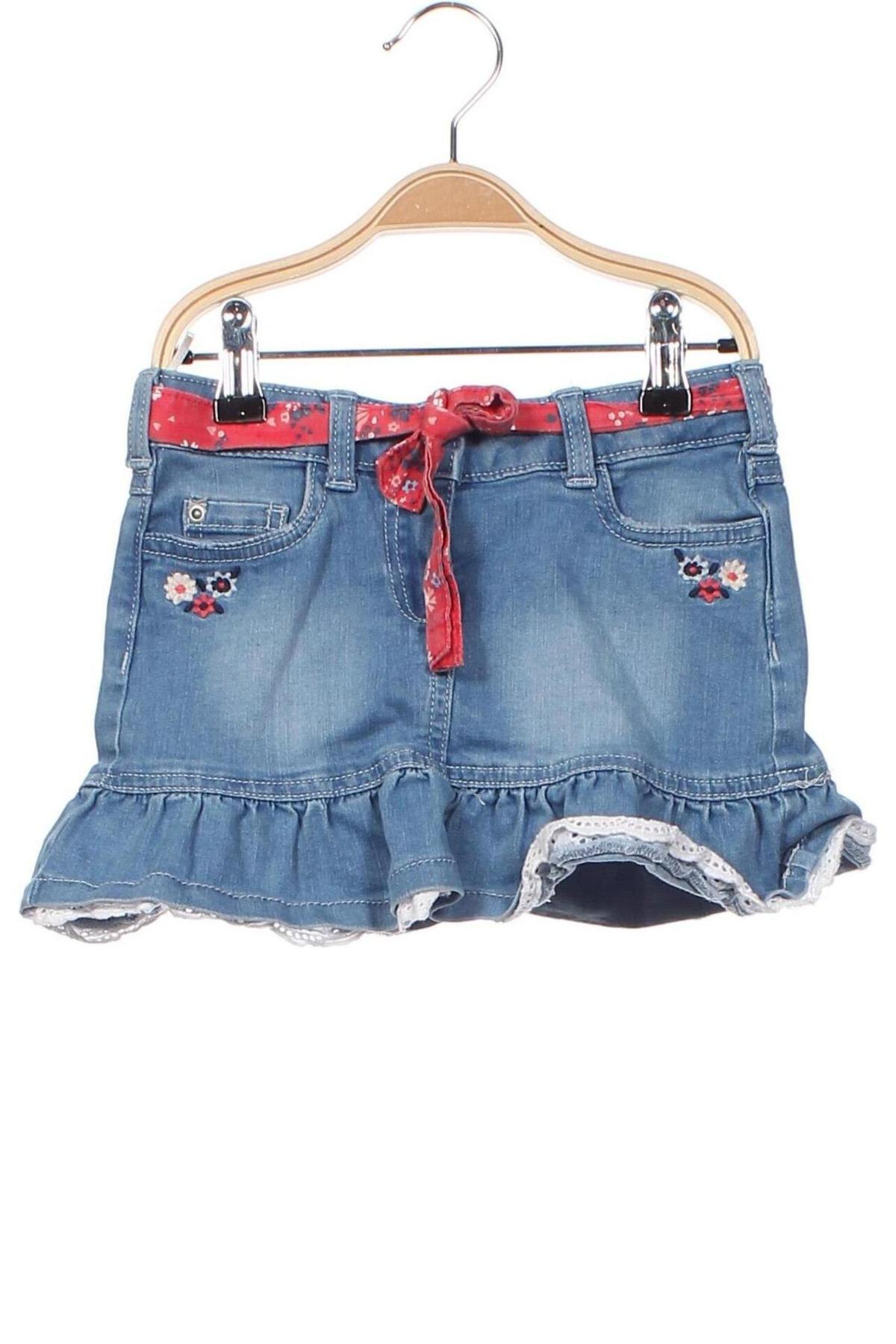 Детски къс панталон C&A, Размер 4-5y/ 110-116 см, Цвят Син, Цена 7,14 лв.