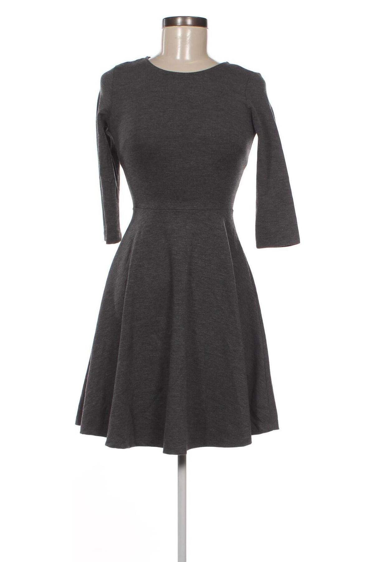 Kleid Gina Tricot, Größe XS, Farbe Grau, Preis € 18,79
