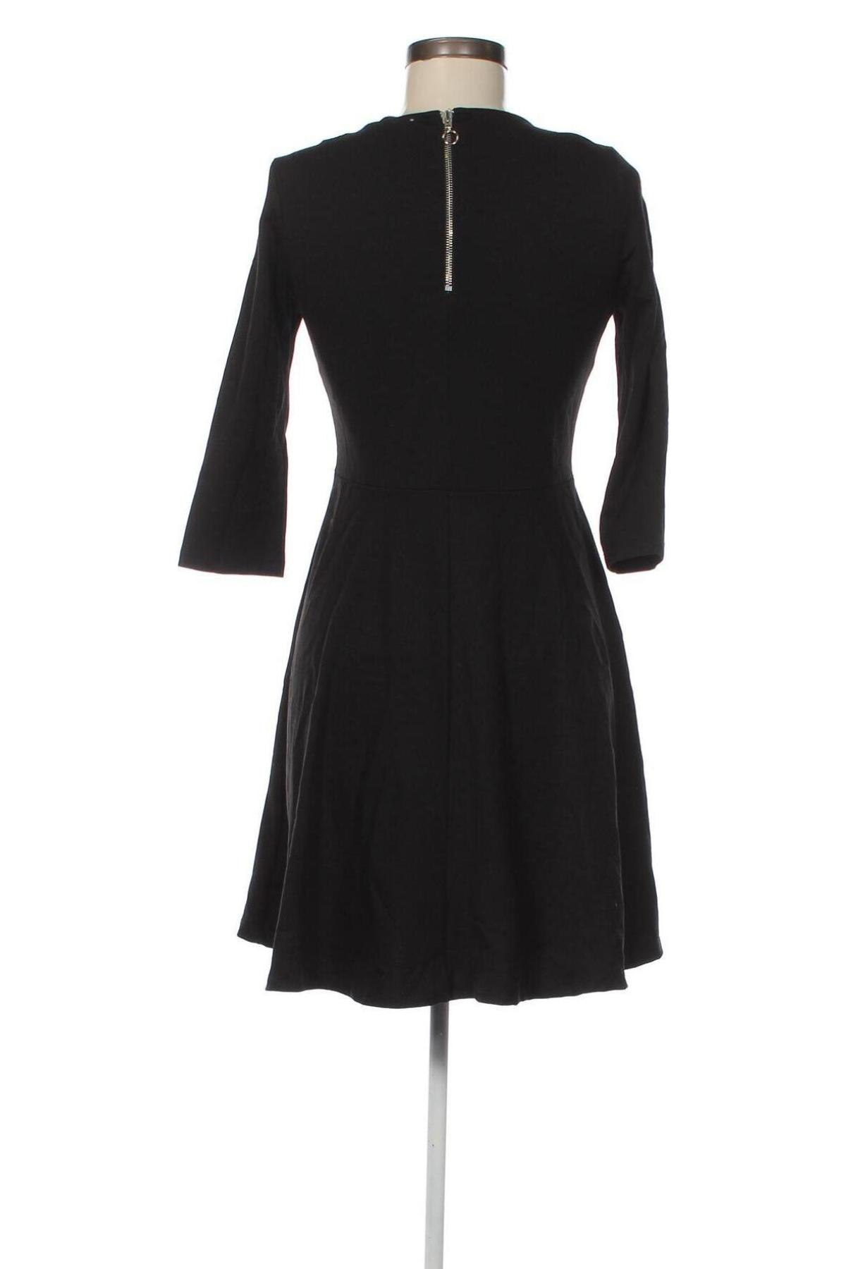 Šaty  Gina Tricot, Velikost M, Barva Černá, Cena  172,00 Kč