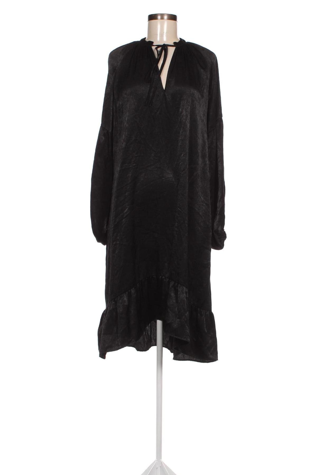 Kleid Object, Größe XS, Farbe Schwarz, Preis 18,93 €
