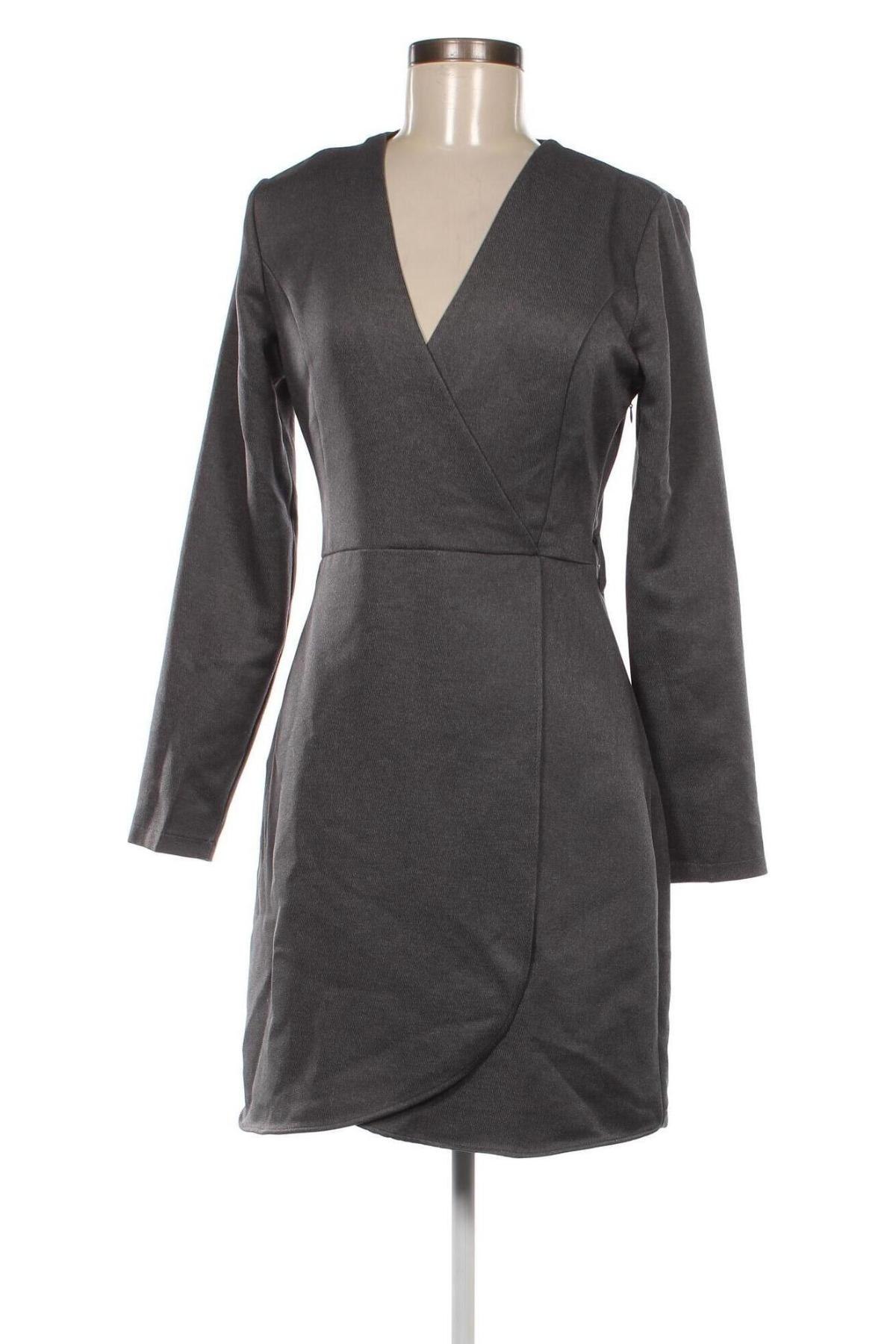 Kleid Trendyol, Größe M, Farbe Grau, Preis 13,51 €