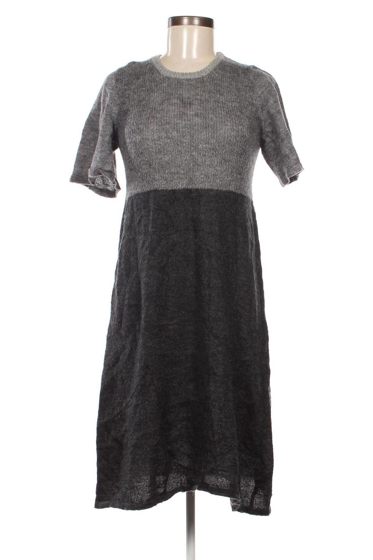 Kleid United Colors Of Benetton, Größe L, Farbe Grau, Preis 14,03 €