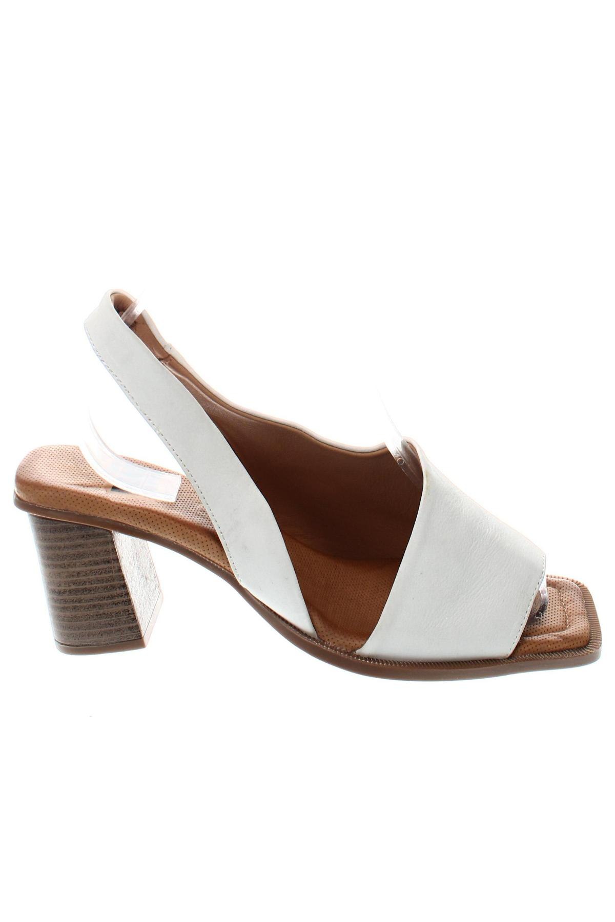 Sandalen, Größe 40, Farbe Weiß, Preis 33,40 €