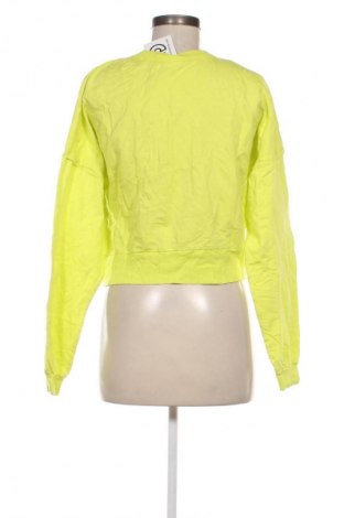 Damen Shirt Bershka, Größe M, Farbe Grün, Preis 10,99 €