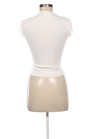 Damen Shirt Bershka, Größe M, Farbe Weiß, Preis 9,99 €