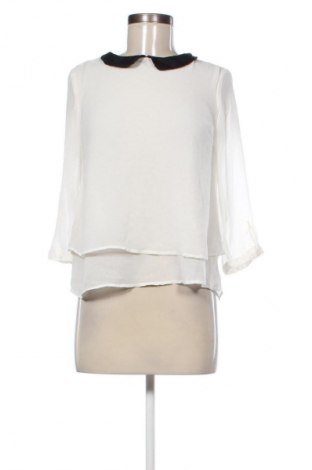 Damen Shirt Bershka, Größe S, Farbe Weiß, Preis 9,72 €
