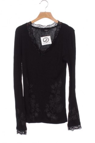 Дамска блуза Desigual, Размер XS, Цвят Черен, Цена 105,78 лв.
