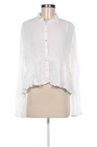 Дамска риза Stradivarius, Размер M, Цвят Бял, Цена 25,99 лв.