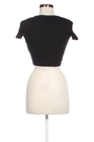 Γυναικείο t-shirt Pull&Bear, Μέγεθος S, Χρώμα Μαύρο, Τιμή 8,70 €