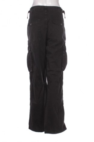 Damskie jeansy Bershka, Rozmiar L, Kolor Czarny, Cena 103,45 zł