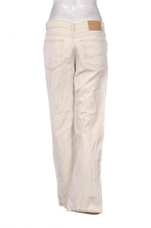 Damskie jeansy H&M Divided, Rozmiar S, Kolor Biały, Cena 66,67 zł