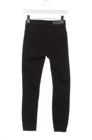 Damskie jeansy ONLY, Rozmiar XS, Kolor Czarny, Cena 111,99 zł