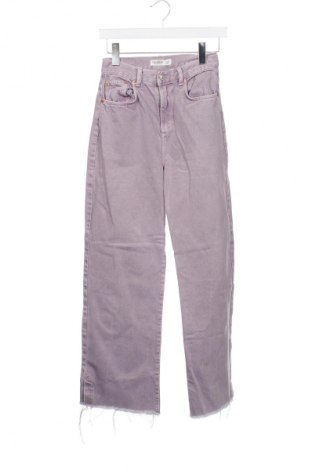 Blugi de femei Pull&Bear, Mărime XS, Culoare Mov, Preț 74,00 Lei