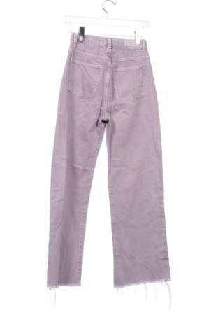 Blugi de femei Pull&Bear, Mărime XS, Culoare Mov, Preț 74,00 Lei