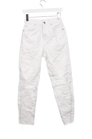 Női farmernadrág Stradivarius, Méret XS, Szín Fehér, Ár 7 879 Ft