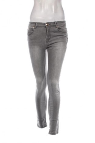 Damen Jeans Stradivarius, Größe M, Farbe Grau, Preis 20,99 €