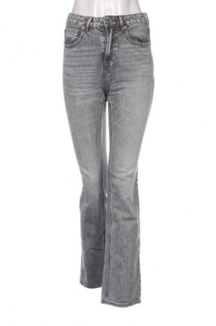 Damen Jeans Stradivarius, Größe S, Farbe Grau, Preis € 14,83