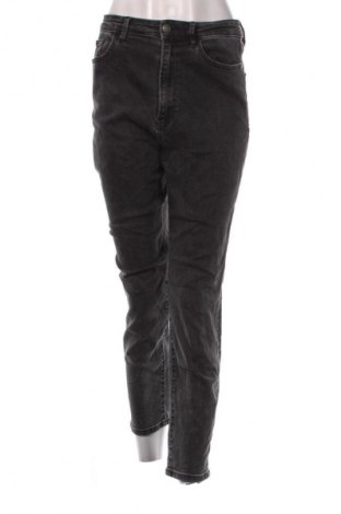 Blugi de femei Stradivarius, Mărime M, Culoare Negru, Preț 38,99 Lei