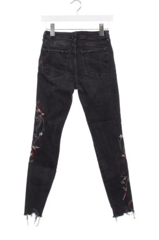 Blugi de femei Zara, Mărime S, Culoare Negru, Preț 69,00 Lei