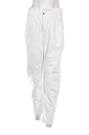 Damen Jeans Zara, Größe S, Farbe Weiß, Preis € 18,99